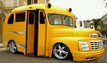 LE BUS MAGIQUE